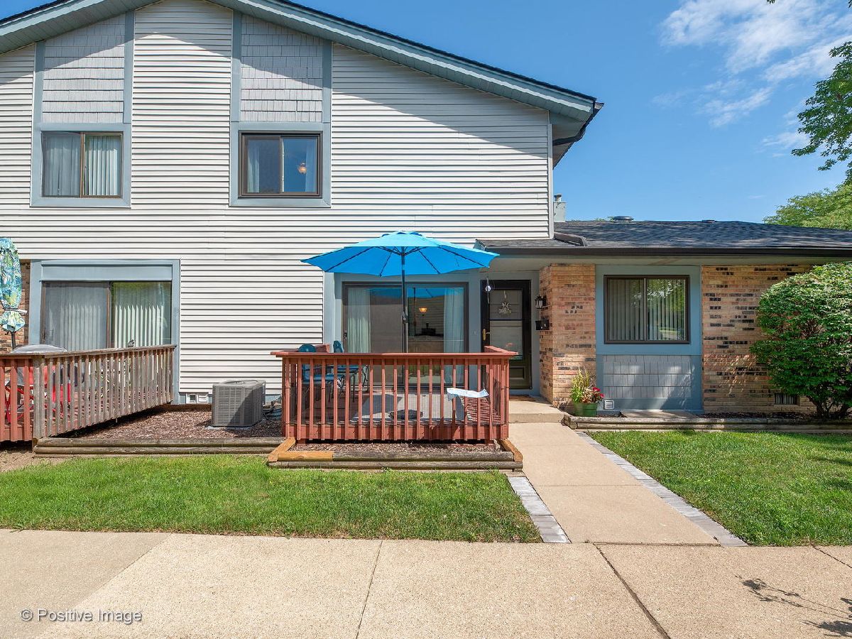 Condos & Townhomes Sold Portsmouth Darien Illinois, 8242 Portsmouth