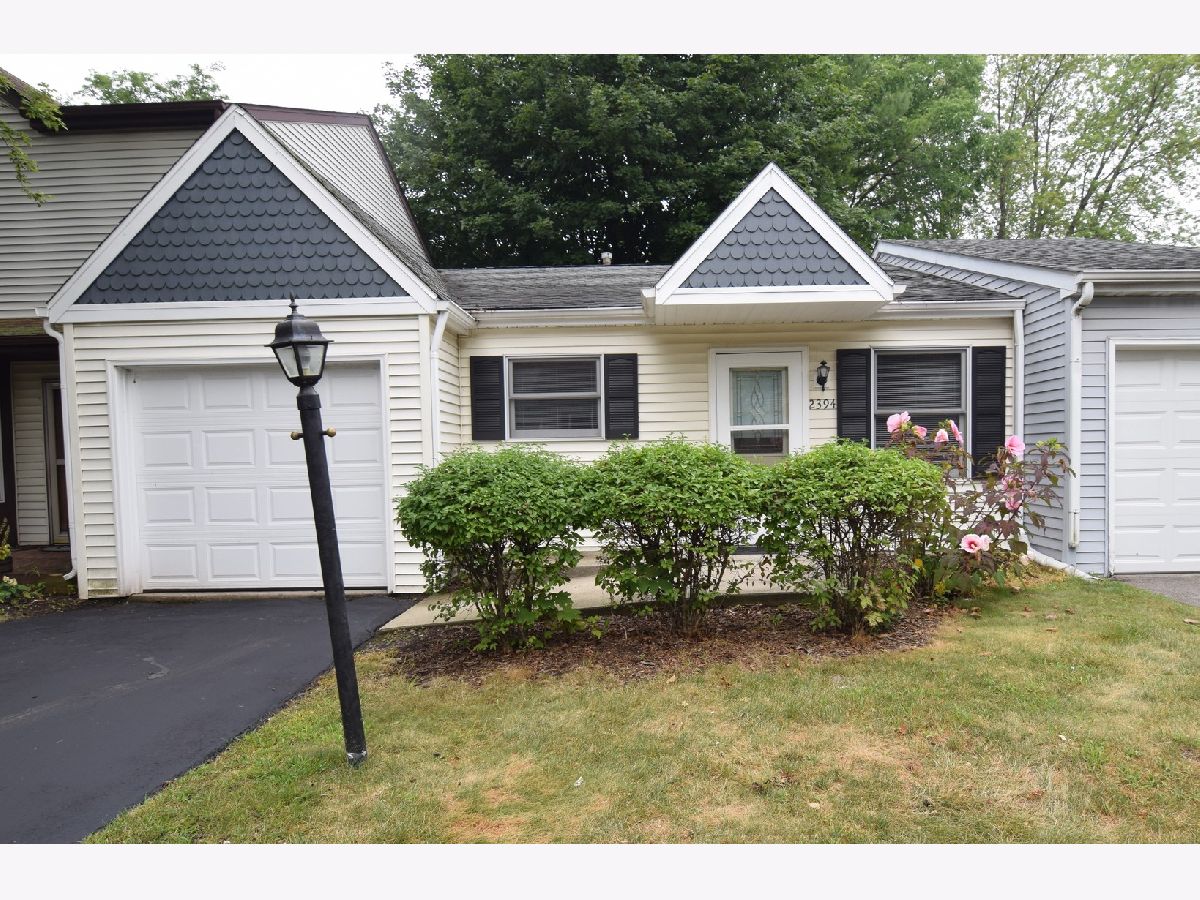 Townhomes Sold Cobblestone Woodstock Illinois, 2394 Linden