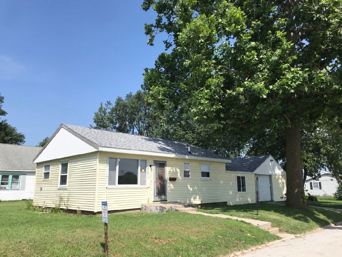 Homes Sold Non Applicable Pontiac Illinois, 701 Morrow