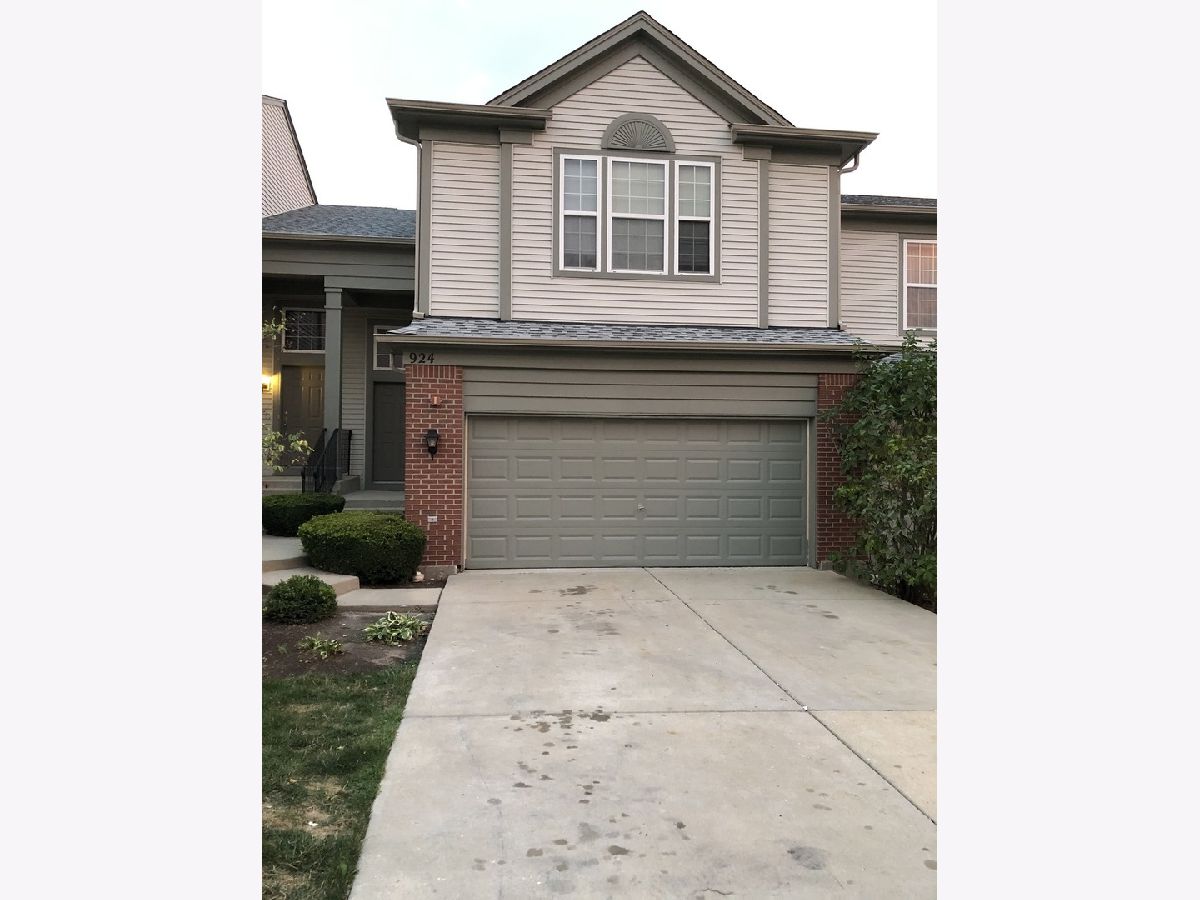 Townhomes & Condos Rented Forest Ridge Streamwood Illinois, 924 Kings Canyon