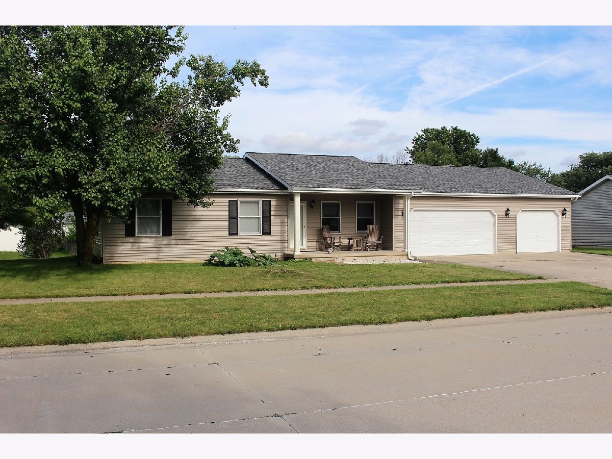 Homes Sold Flair Clinton Illinois, 62 Kirkwood