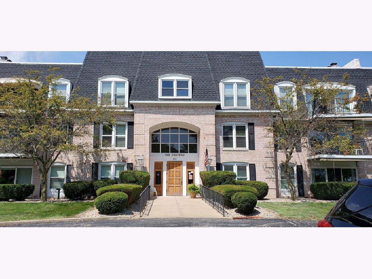 Condos & Townhomes Sold Chateaus Bloomington Illinois, 111 Rust