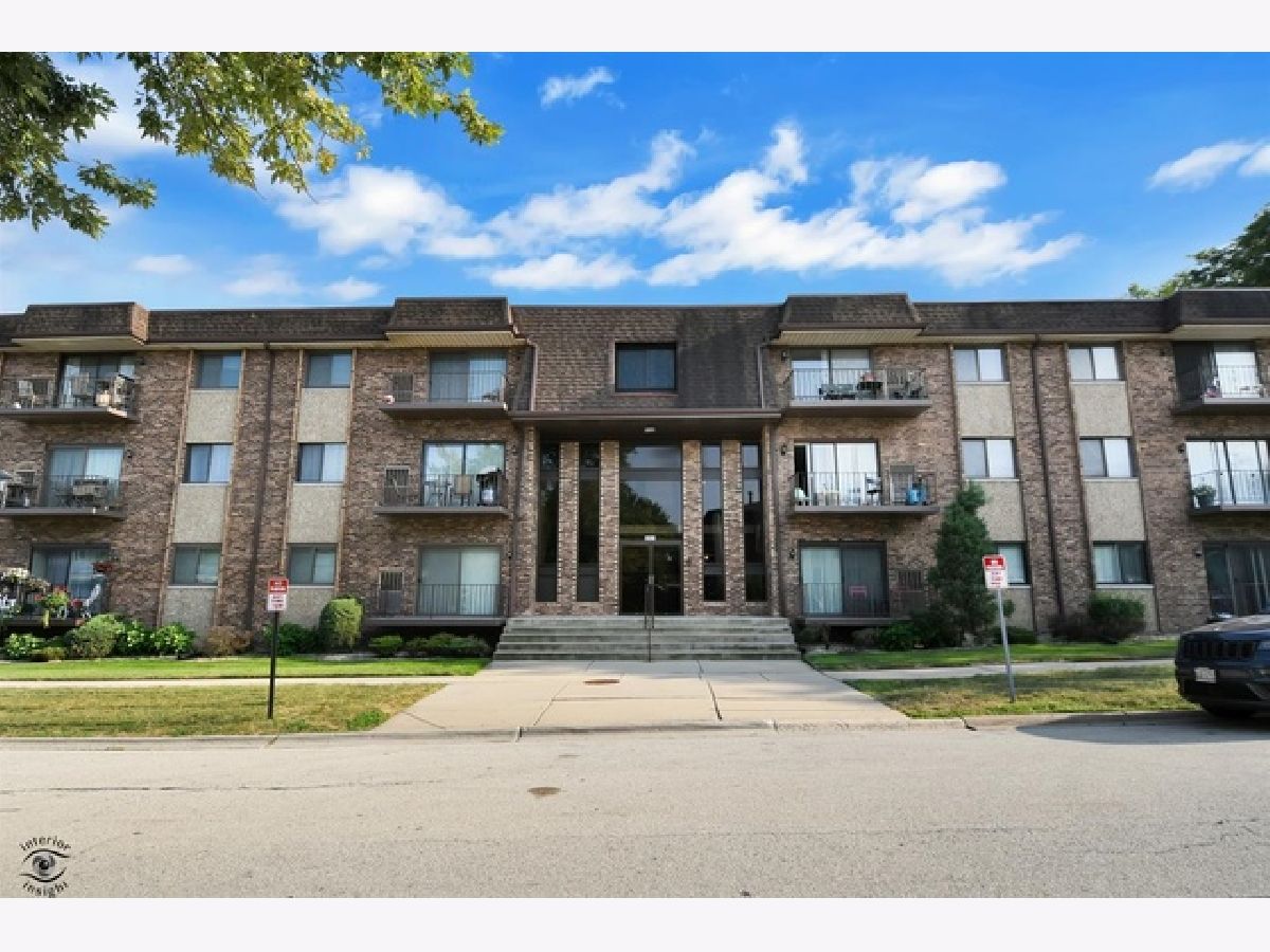 Condominiums Sold Berkshire Hickory Hills Illinois, 8901 Roberts