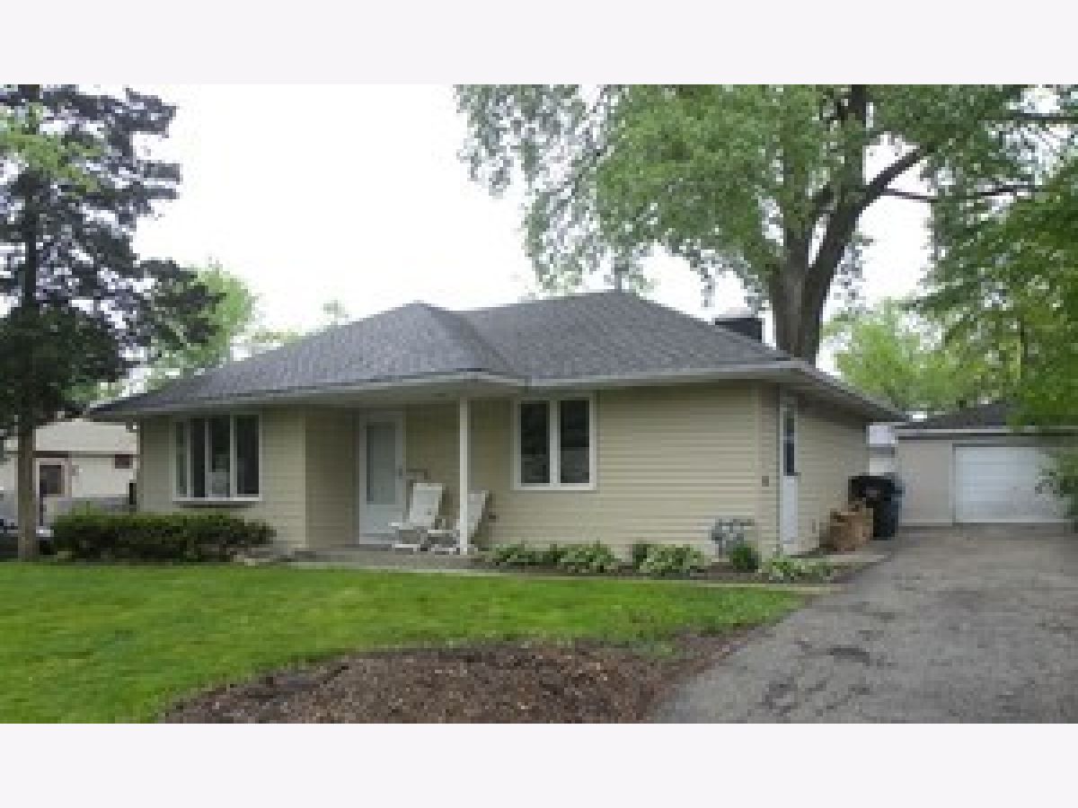 Homes Rented Meadowdale Carpentersville Illinois, 73 Hickory