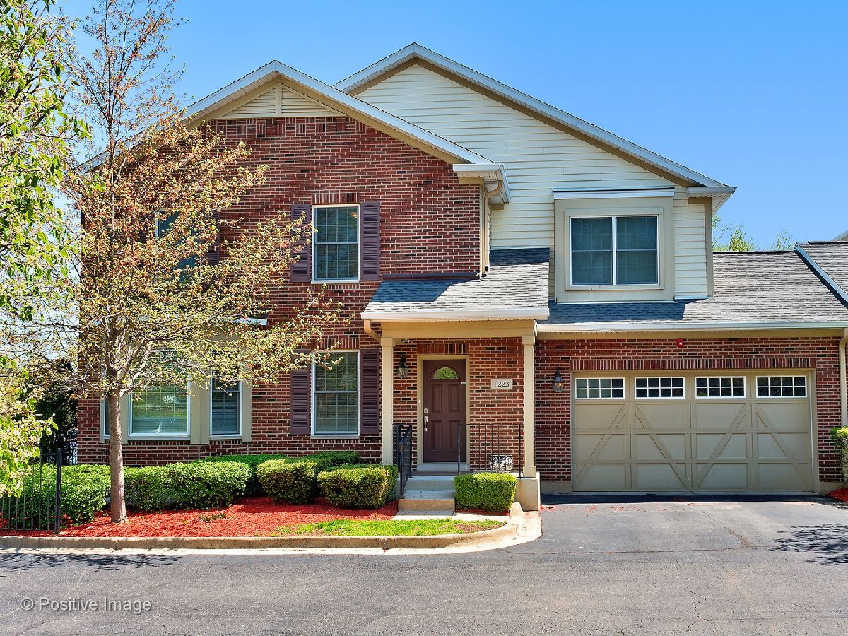 Townhomes Rented Charleston Court Westmont Illinois, 1223 Charleston