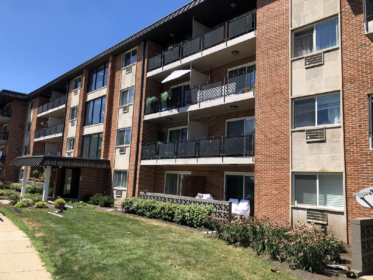 Condominiums Rented The Sanctuary Arlington Heights Illinois, 2234 Goebbert