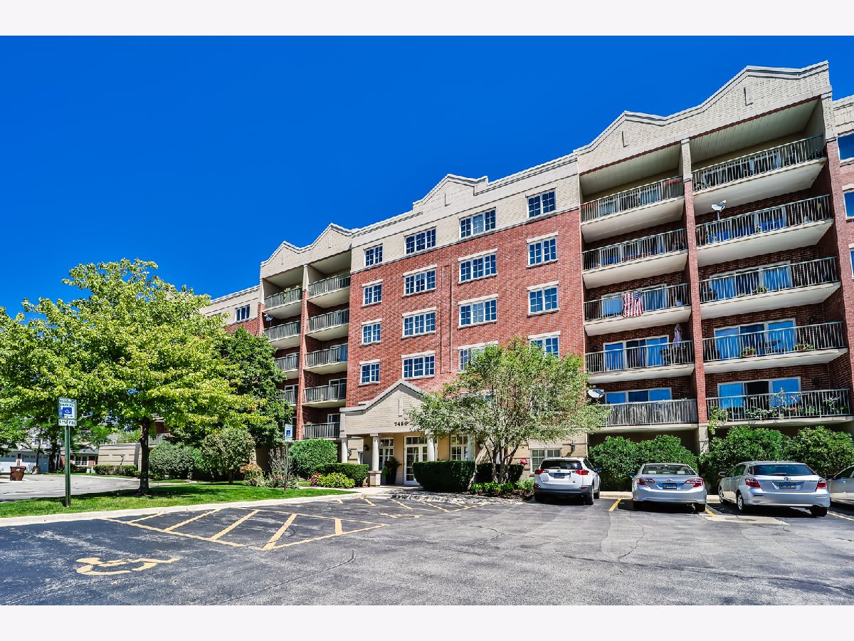 Lincoln Ridge Skokie IL, Condos & Townhomes For Sale & For Rent Sadie