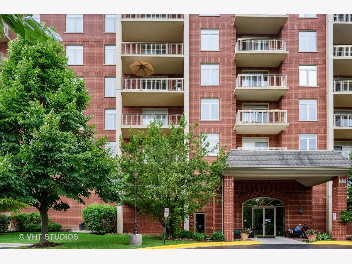 Condominiums Sold The Woodlands Morton Grove Illinois, 8300 Callie