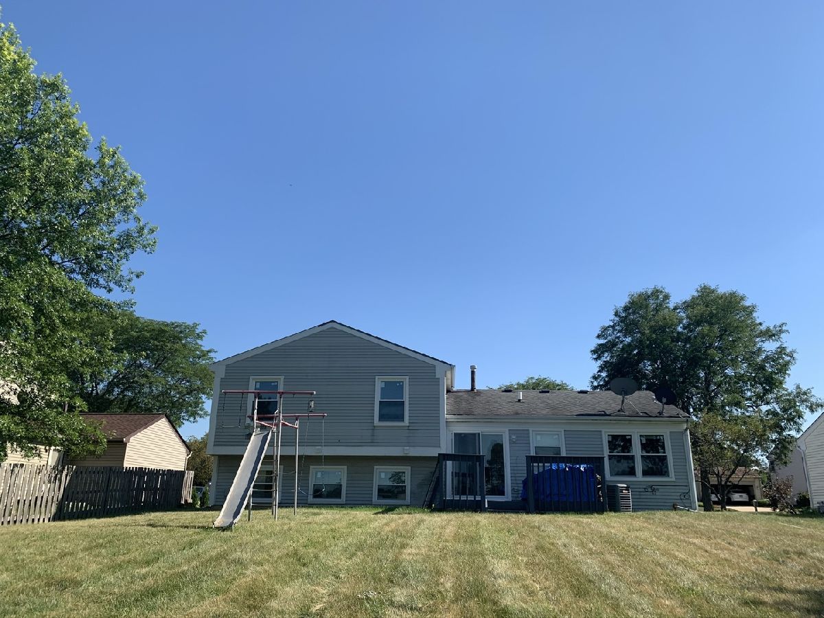 Homes Rented Sheffield Ridge Schaumburg Illinois, 2216 Briar Hill