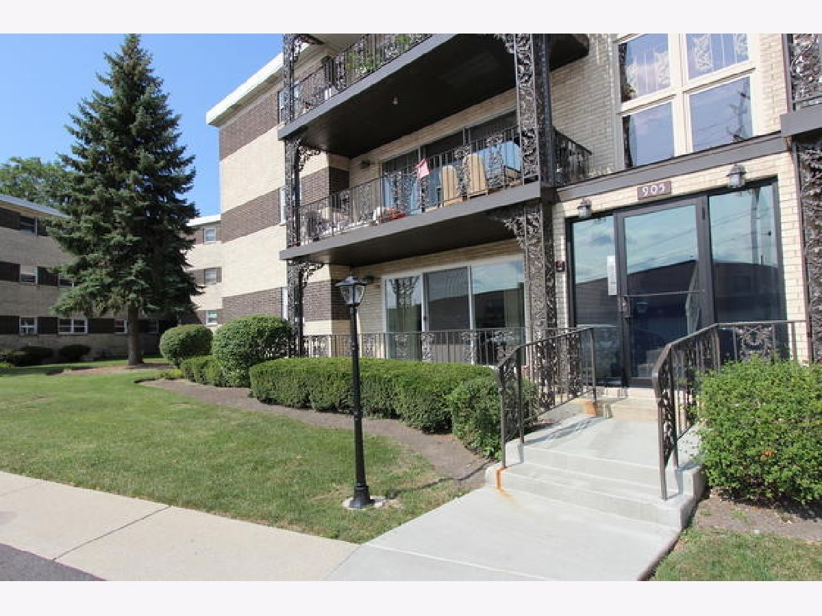Condominiums Rented Villa Venice La Grange Illinois, 905 8th