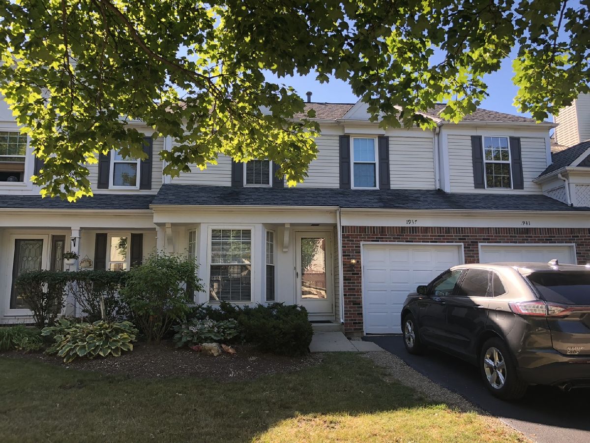 Townhomes Rented Victoria Ridge Downers Grove Illinois, 1937 Hastings