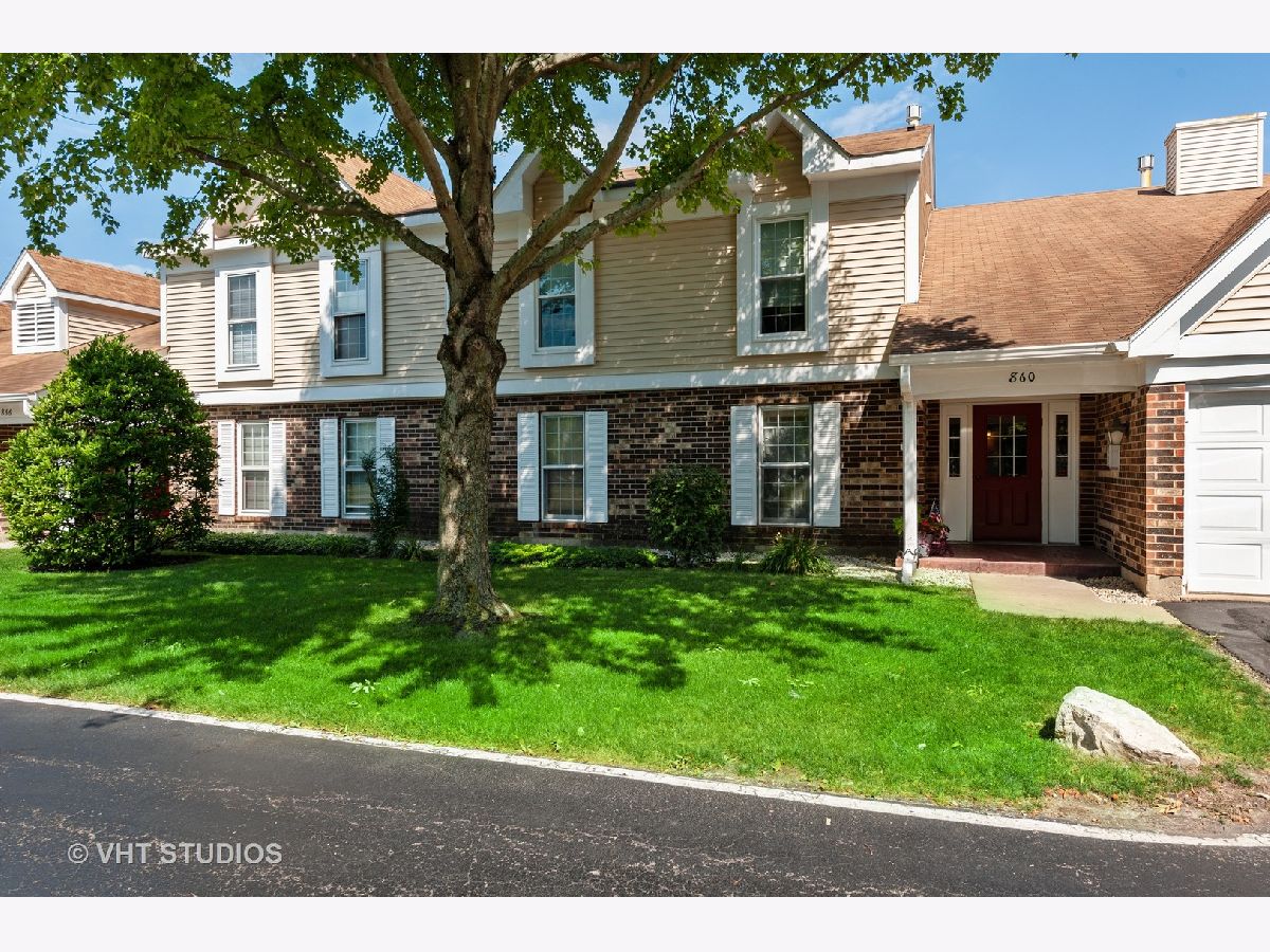 Condominiums Sold Chasefield Crossing Crystal Lake Illinois, 860 Chasefield