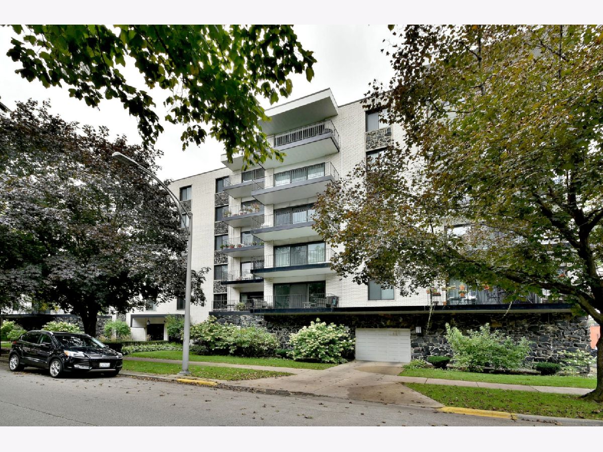 Condominiums Sold Whitehouse Forest Park Illinois, 211 Elgin
