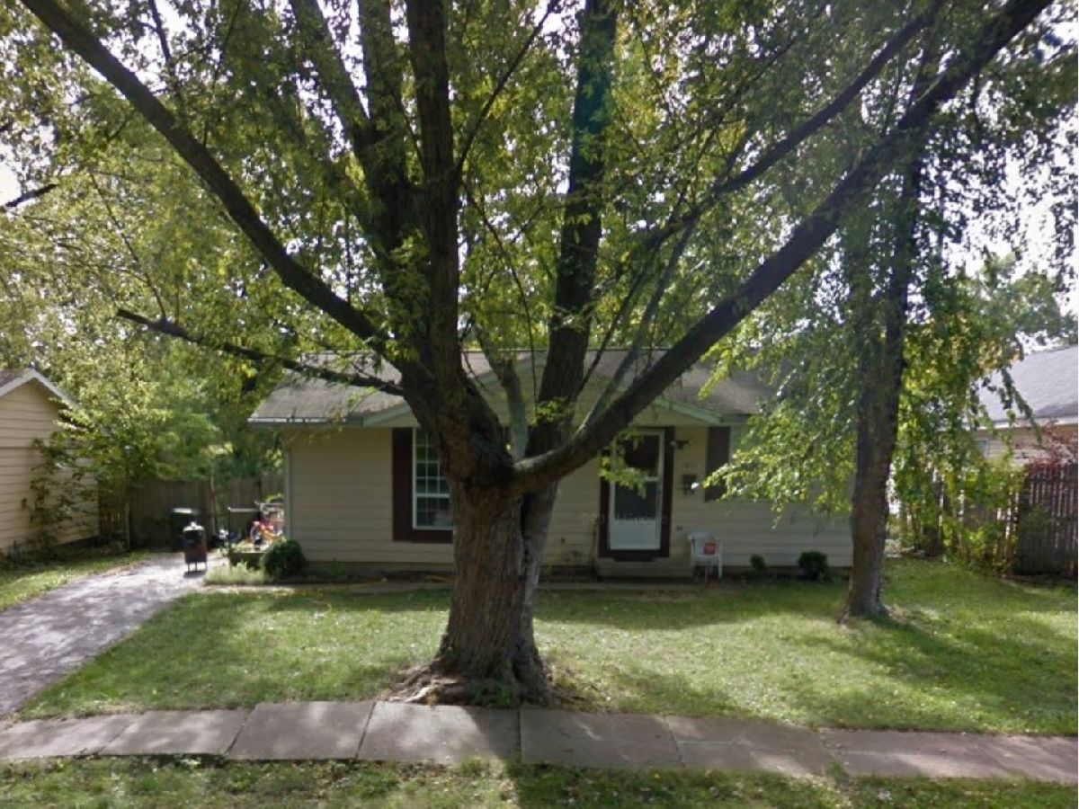Homes Sold Weller's Scottswood Urbana Illinois, 1611 Ivanhoe