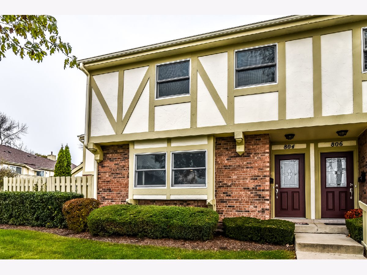 Townhomes & Condos Rented Lochshire Of Barrington Barrington Illinois, 804 Hillside