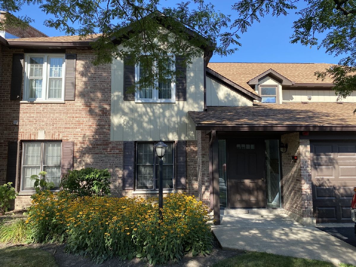 Townhomes & Condos Rented Rivers Edge Des Plaines Illinois, 192 Grove