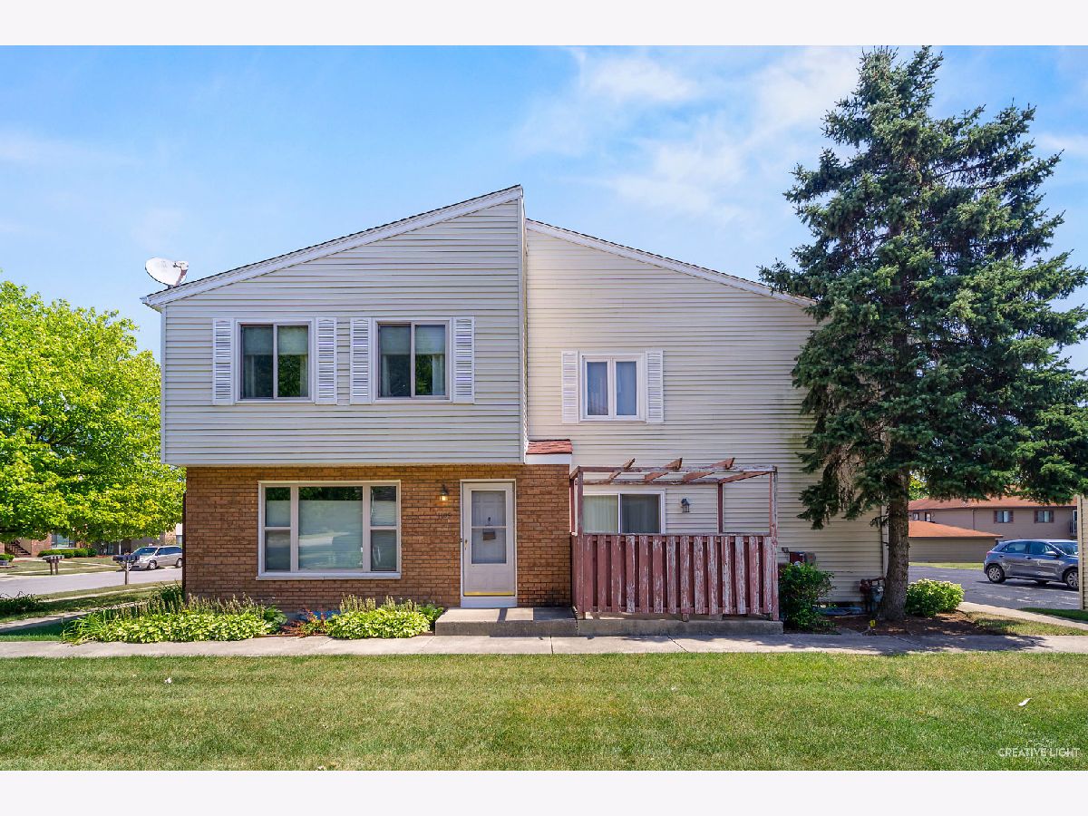 Condos & Townhomes Sold Park Place South Elgin Illinois, 1109 Manchester