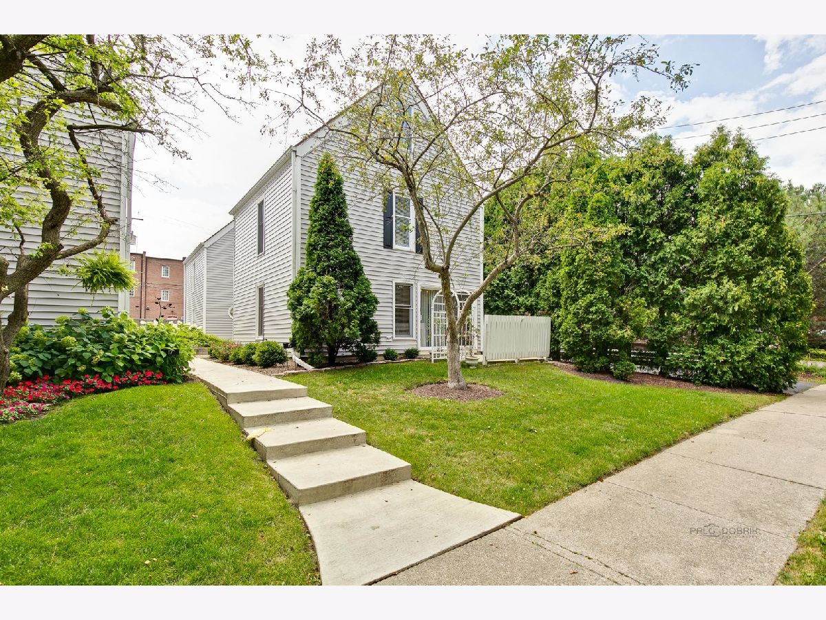 Homes & Condominiums Rented East Lake Bluff Lake Bluff Illinois, 15 North