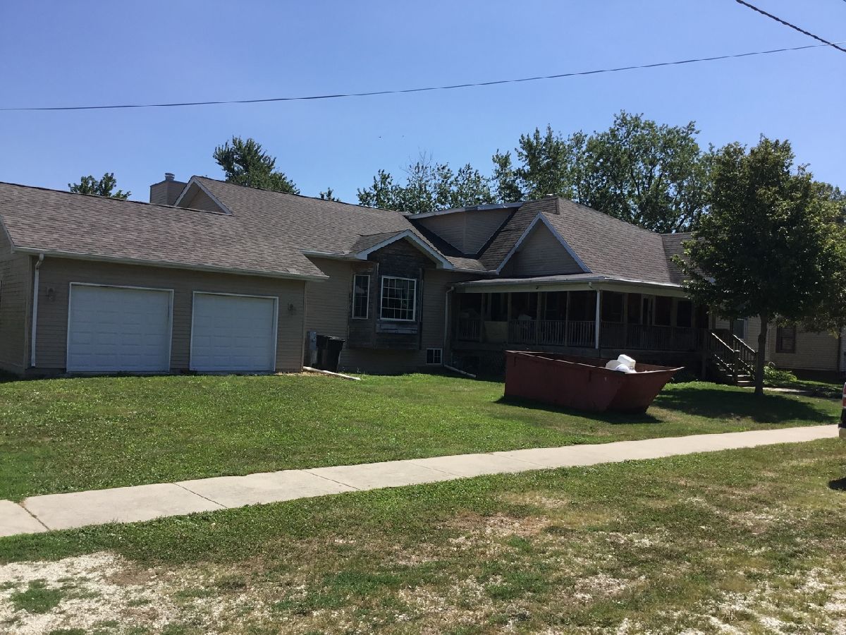  Sold Campus Illinois, 212 Elm