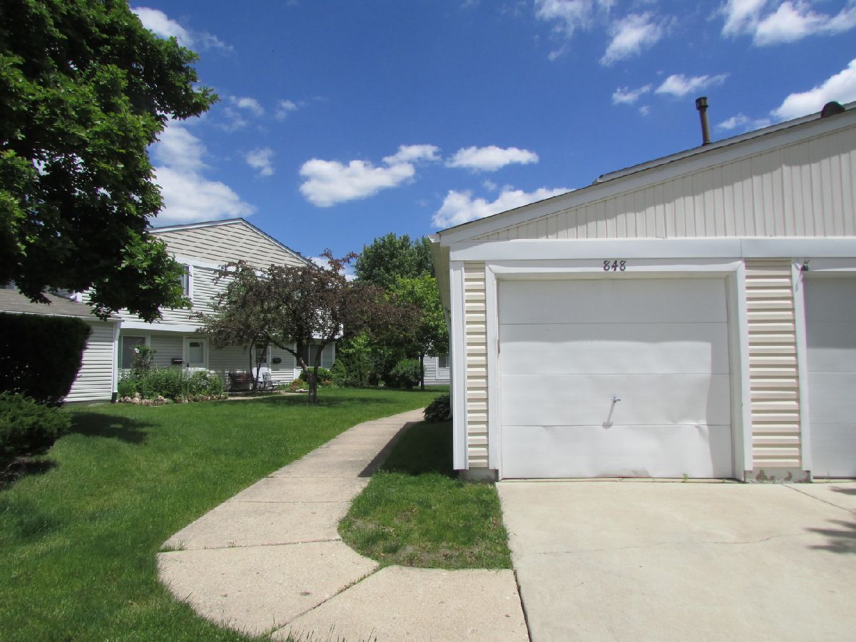 Townhomes & Condos Rented Chelsea Cove Wheeling Illinois, 848 Oxford