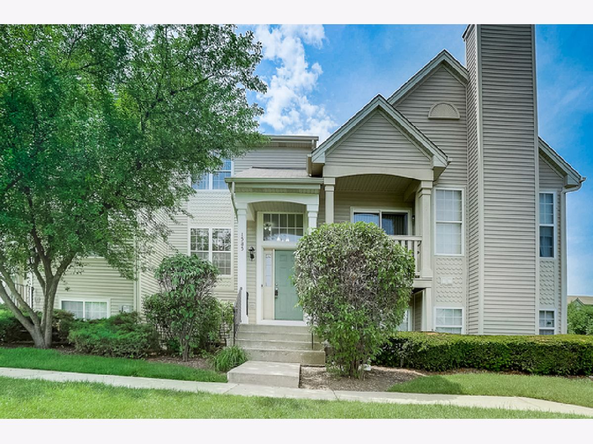 Townhomes & Homes Rented Greystone Gurnee Illinois, 1585 Spencer