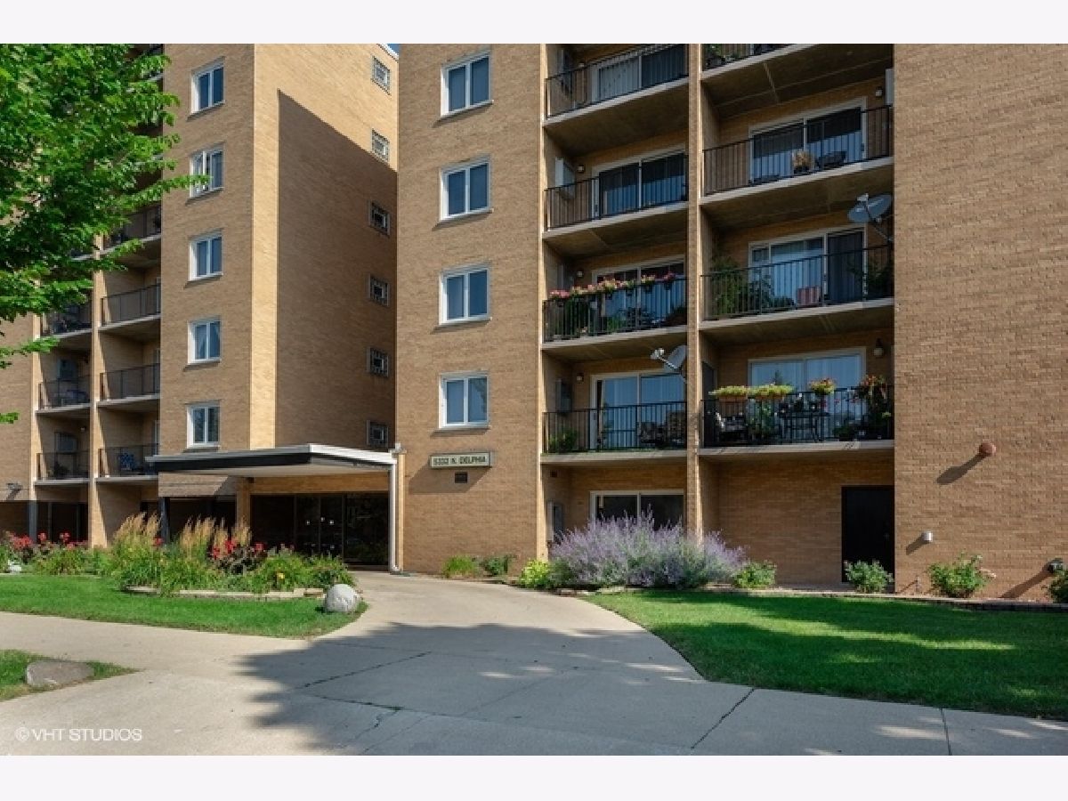 Condominiums Sold Evelyn Terrace Chicago Illinois, 5332 Delphia