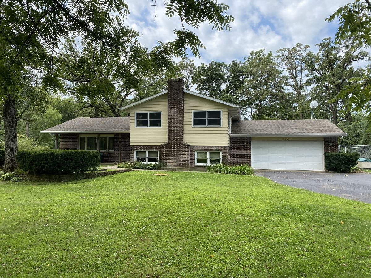 Homes Sold Overton Estates Richmond Illinois, 3903 Overton