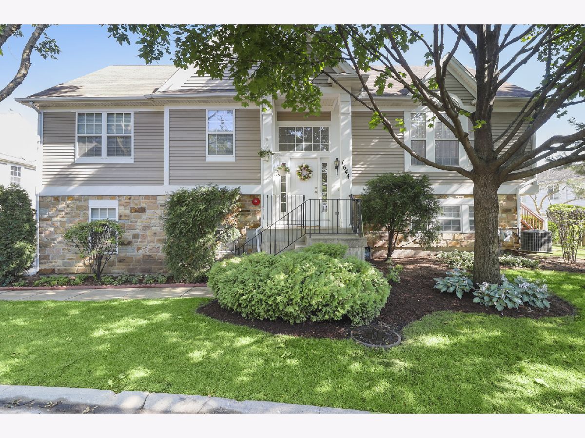 Townhomes Sold Aspen Place Arlington Heights Illinois, 1644 Fox Run