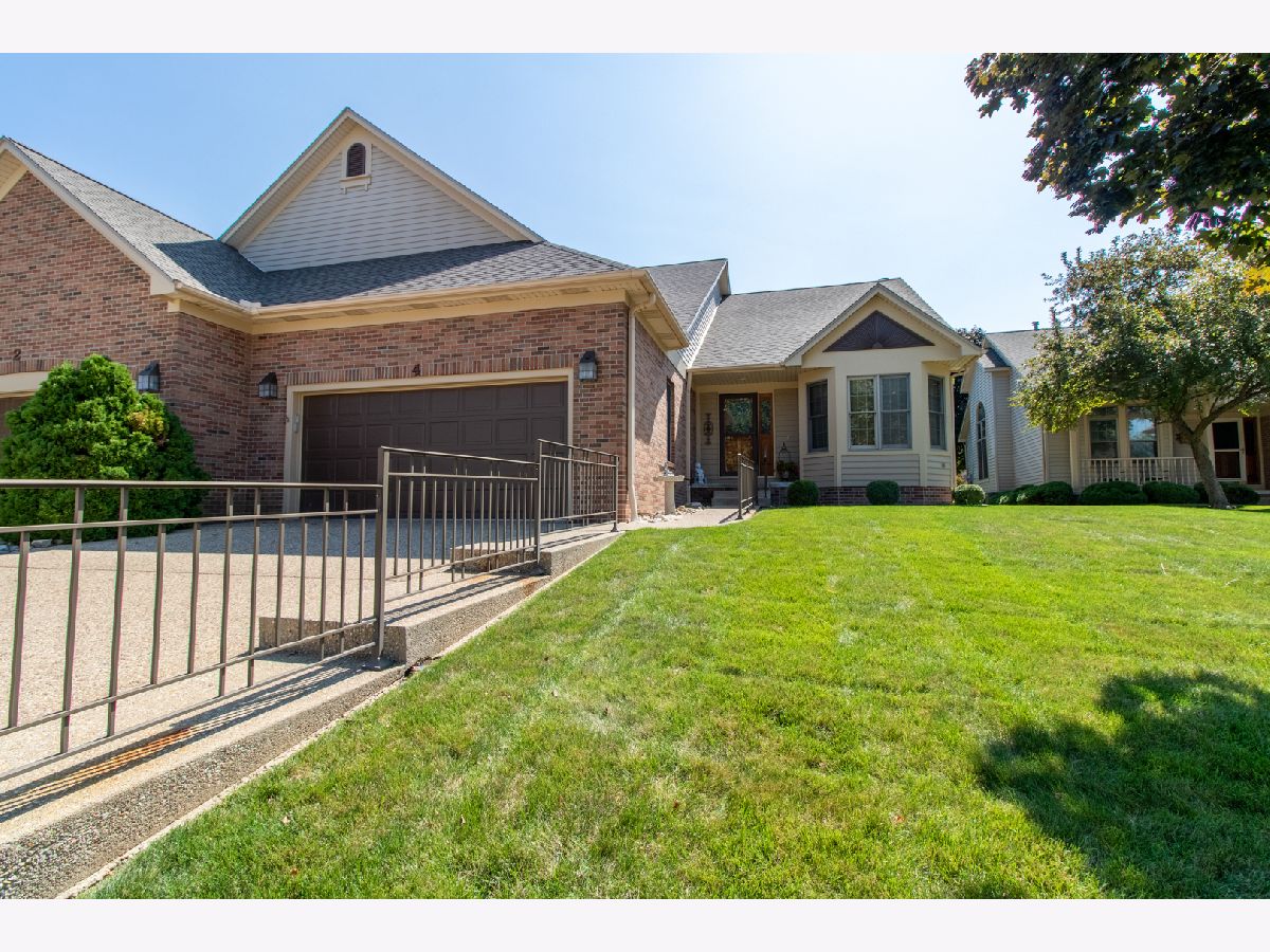 Condos & Townhomes Sold Villaminiums Bloomington Illinois, 4 Spruce