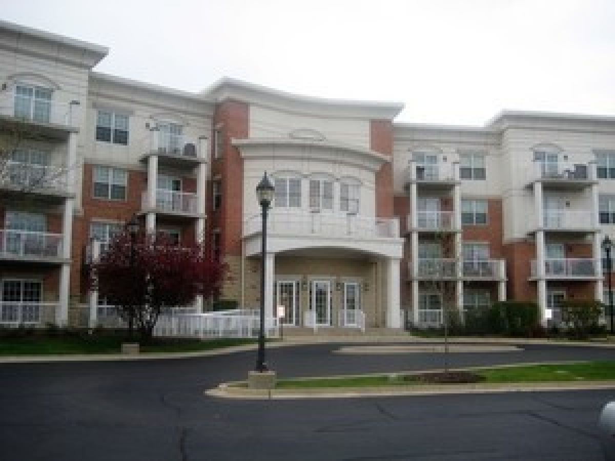 Condominiums Rented Fountains Of Arlington Arlington Heights Illinois, 601 Rand