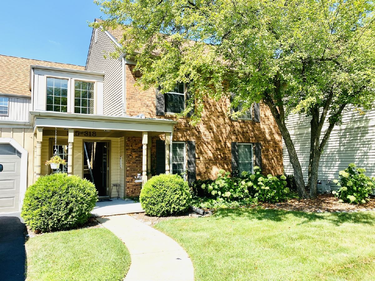 Condominiums Sold Hunters Woods Commons St Charles Illinois, 318 Dunham Place Commons