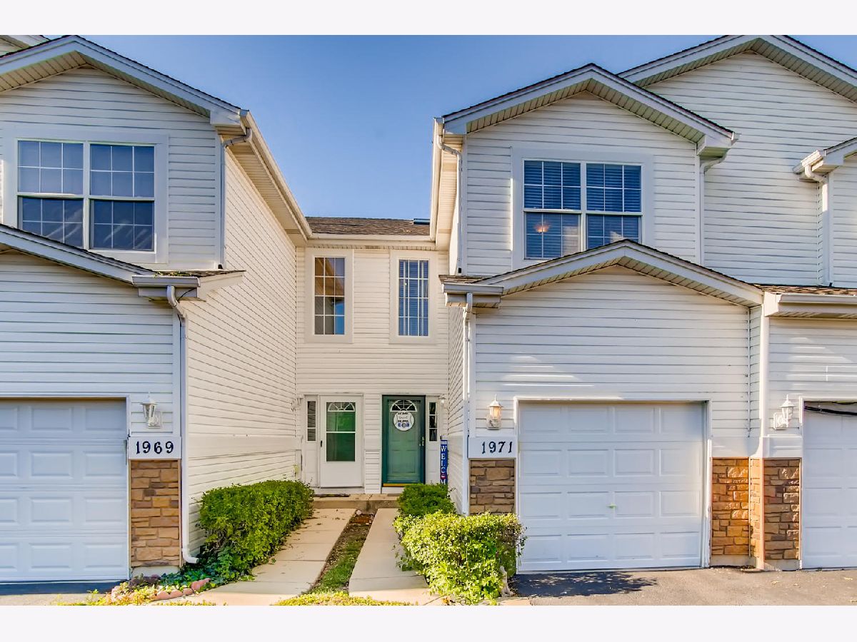 Townhomes Sold Lecarrow Glen Joliet Illinois, 1971 Calla