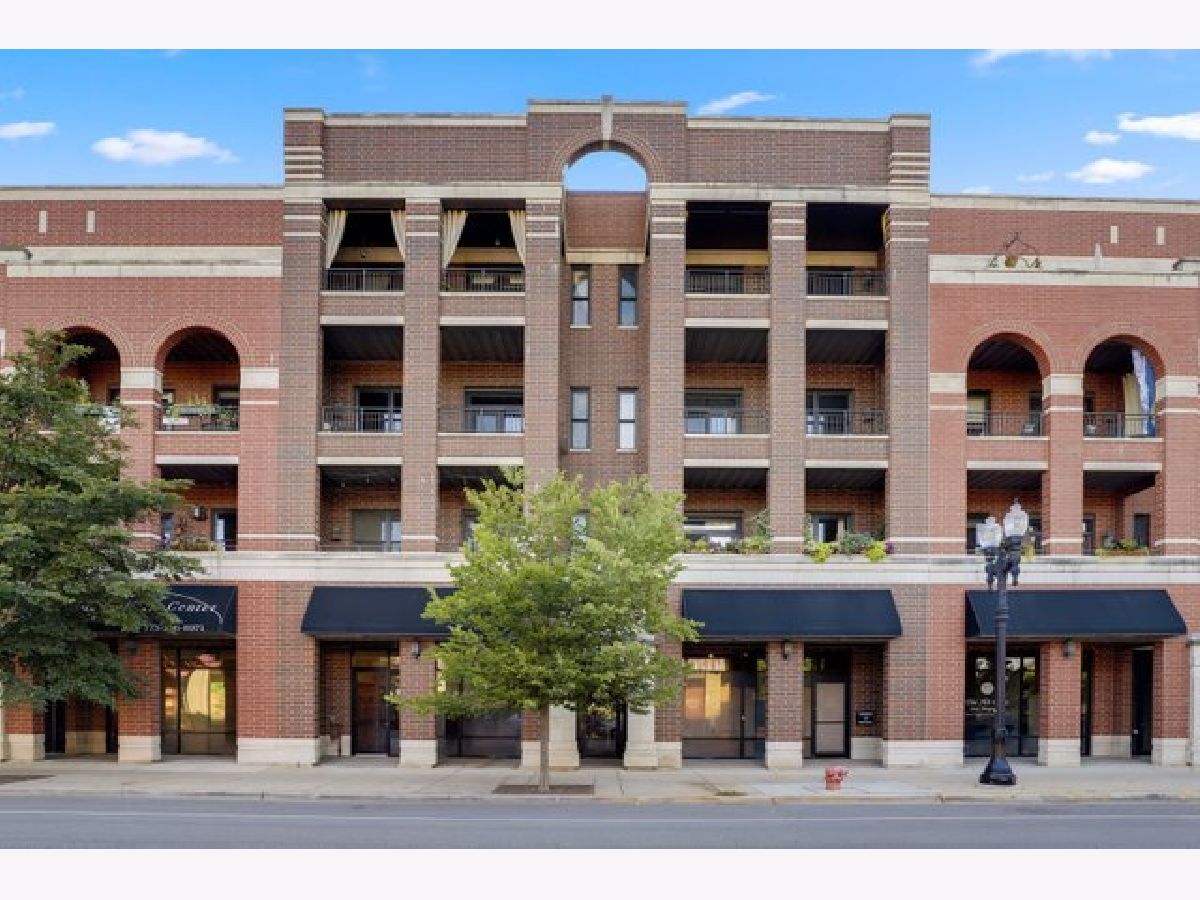 Condominiums Sold Chase Park Commons Chicago Illinois, 4733 Clark