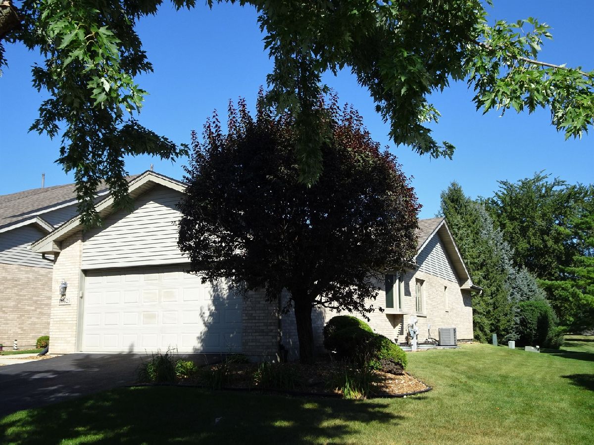 Townhomes Sold Fairfax Court Tinley Park Illinois, 16625 Fairfax