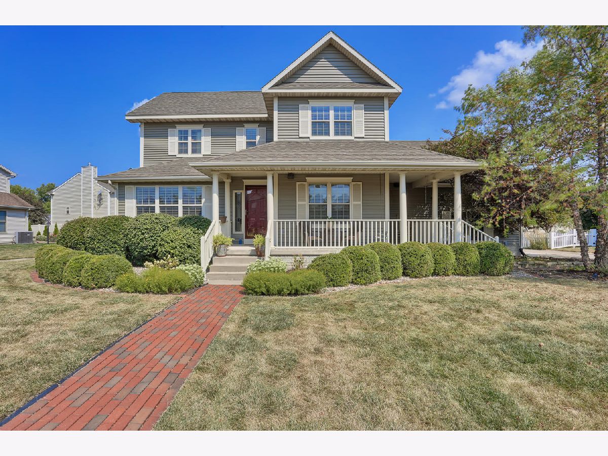 Homes & Condos & Townhomes Sold Ridgepointe Monticello Illinois, 1202 Edwards