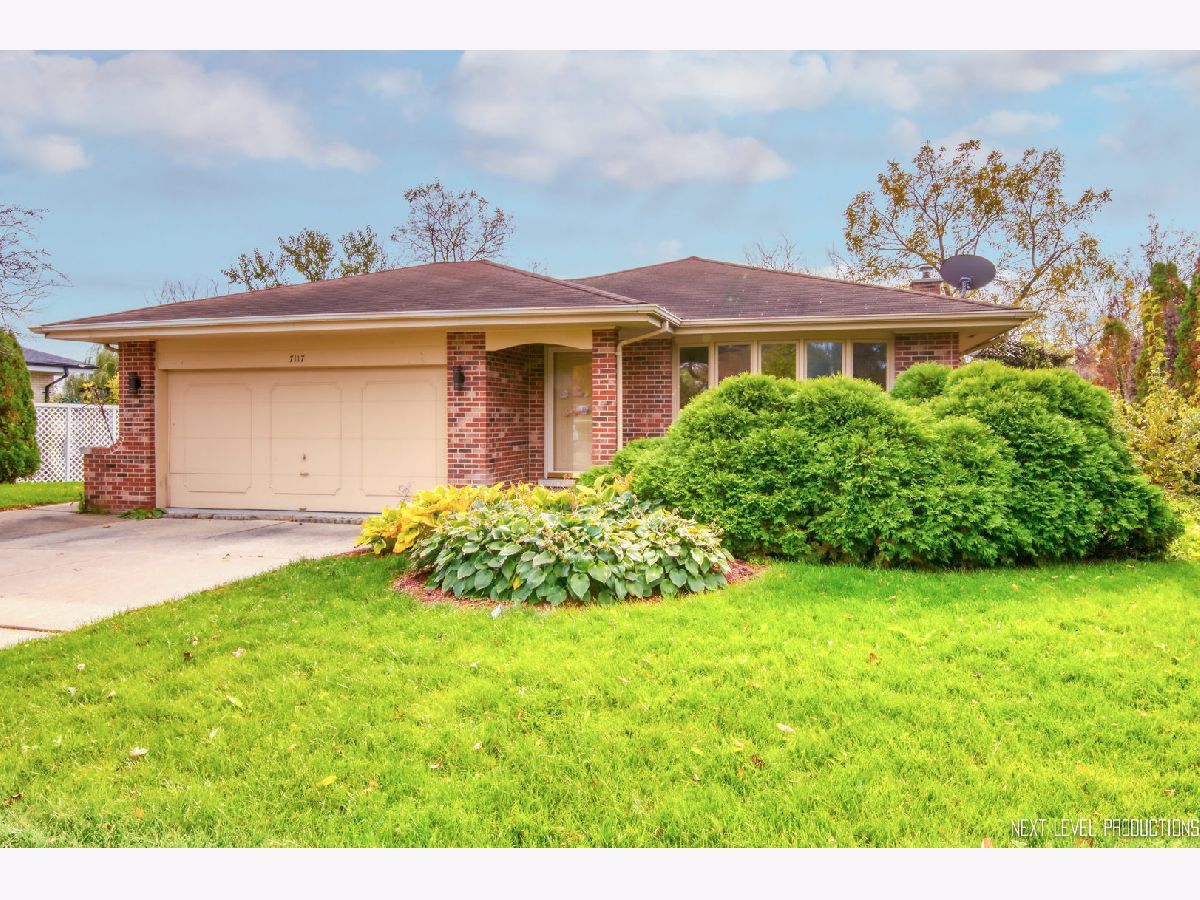 Homes Sold Dunham Place Woodridge Illinois, 7117 Cambridge