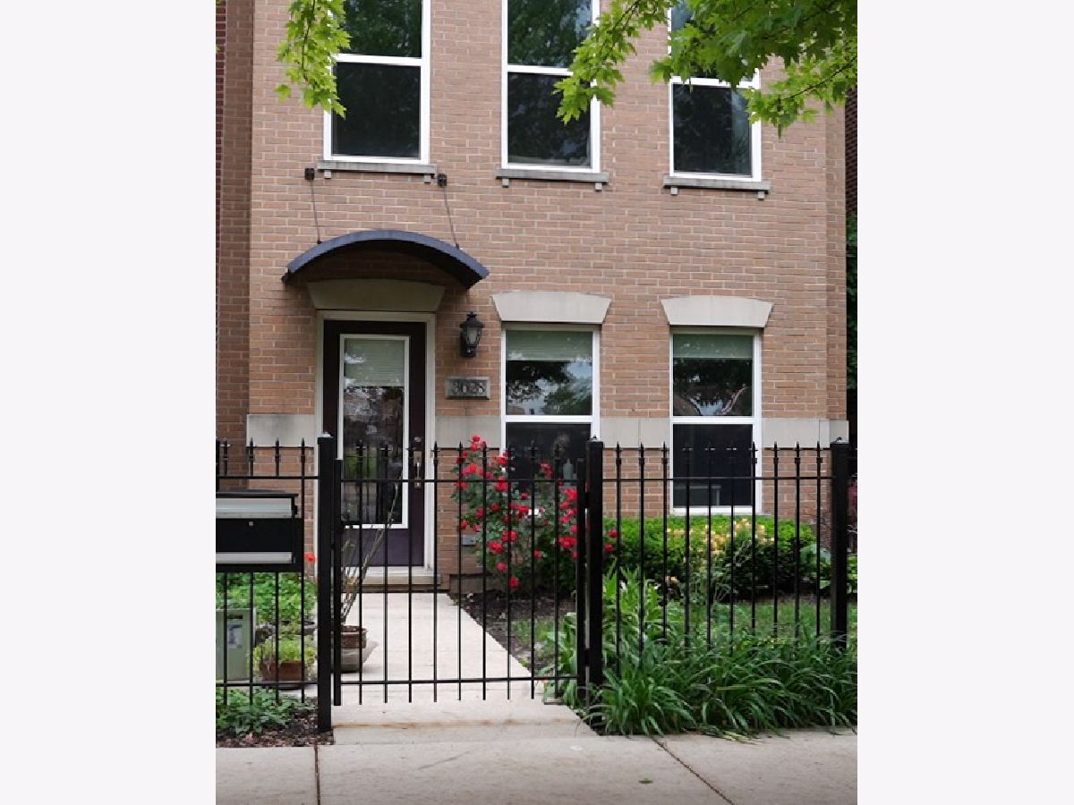Townhomes Rented Lexington Square Chicago Illinois, 3628 Sangamon