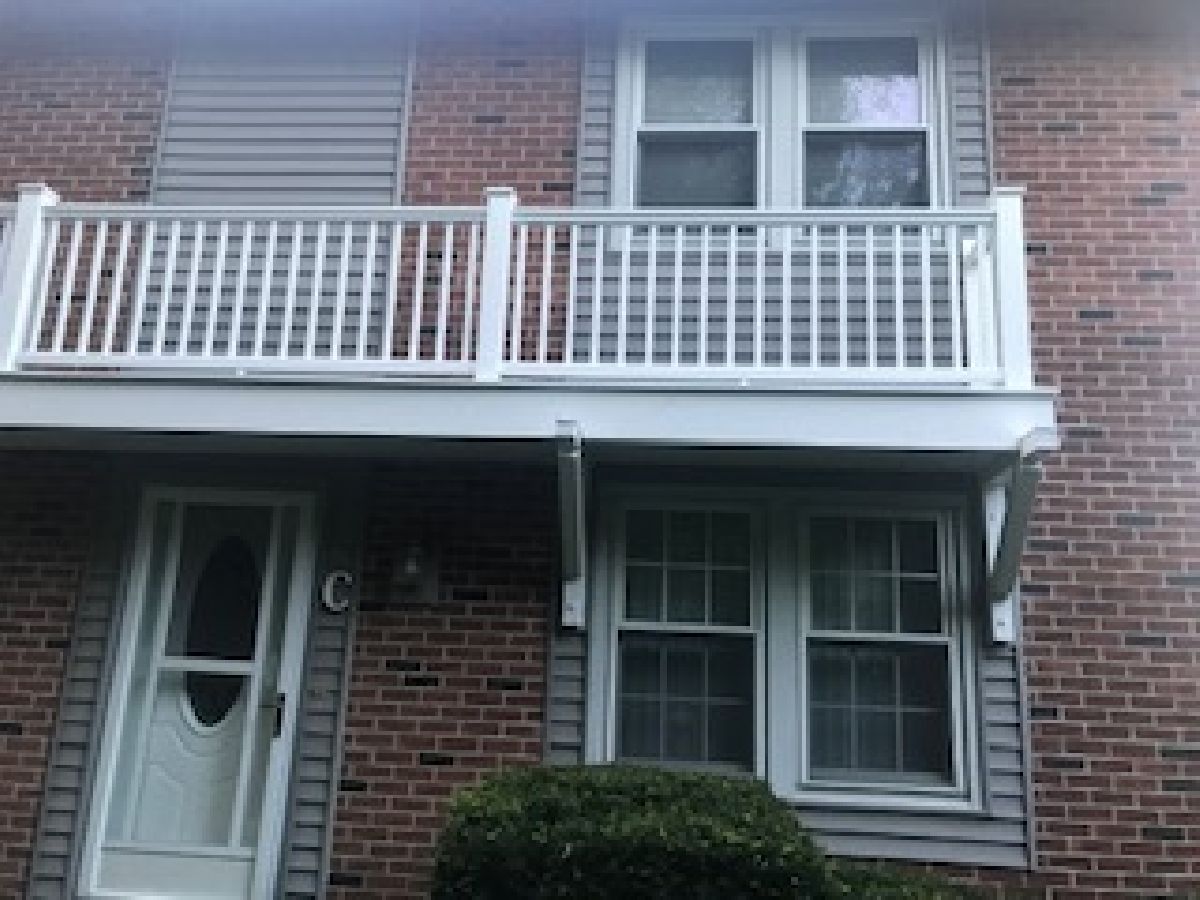 Townhomes & Condos Rented Country Fours Bloomingdale Illinois, 202 Emerson