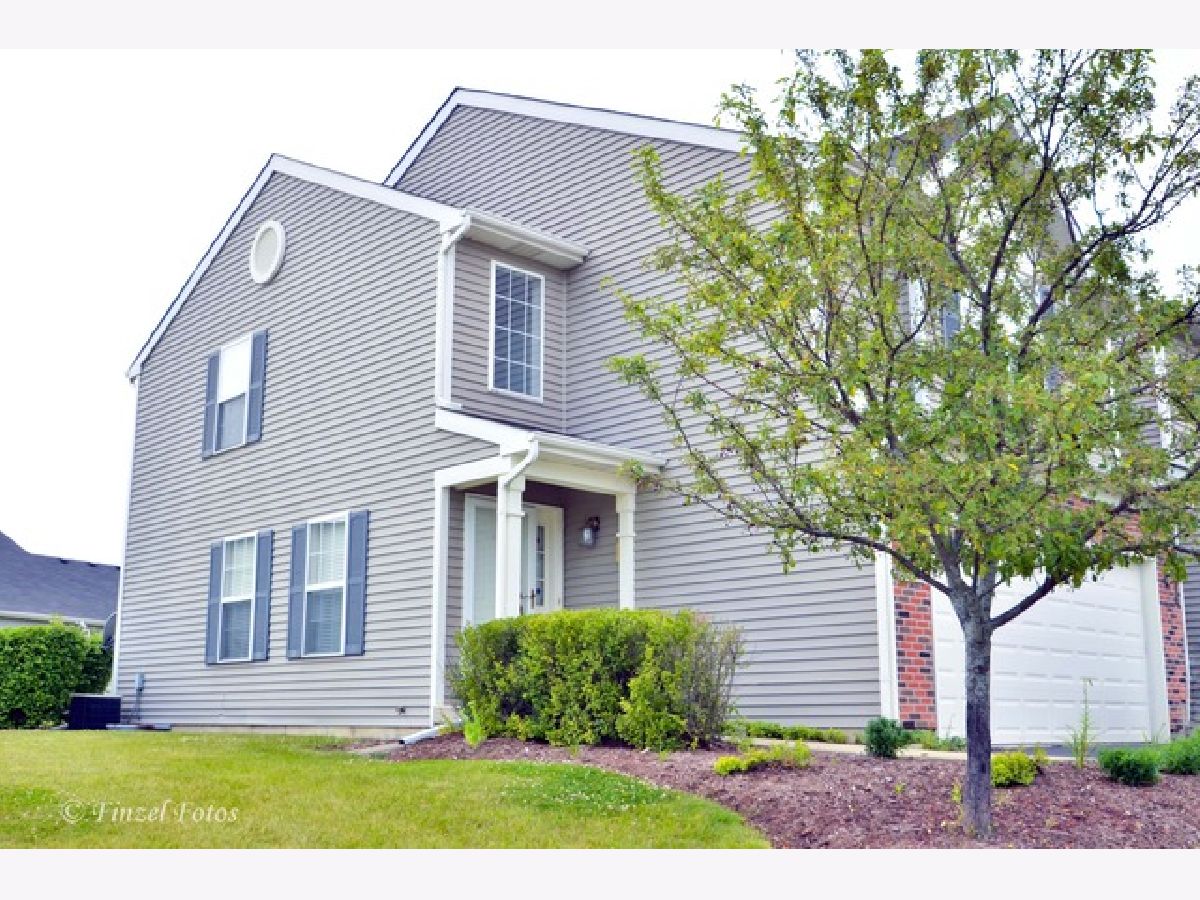 Townhomes Rented Highlands On The Park Woodstock Illinois, 853 Duvall