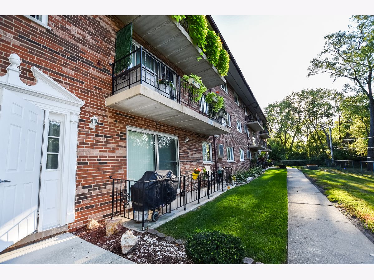 Condominiums Sold Hickory Hills Condos Hickory Hills Illinois, 9420 Greenbriar