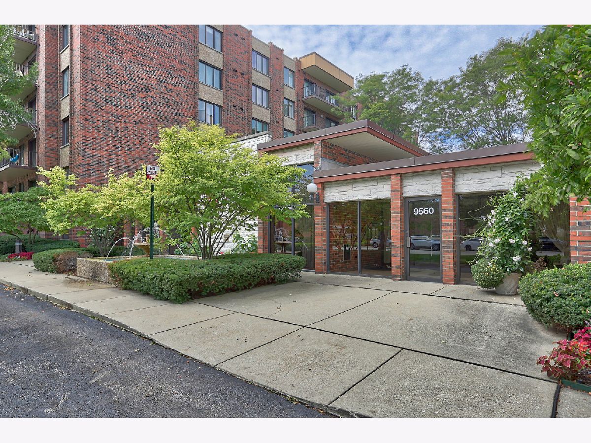 Condominiums Sold North Shore Towers Skokie Illinois, 9560 Gross Point