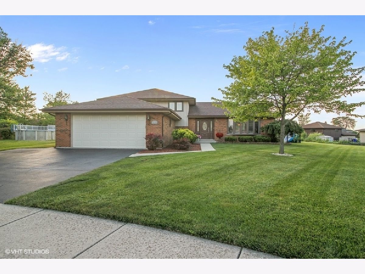 Homes Sold Pinewood East Orland Park Illinois, 14416 Pineview