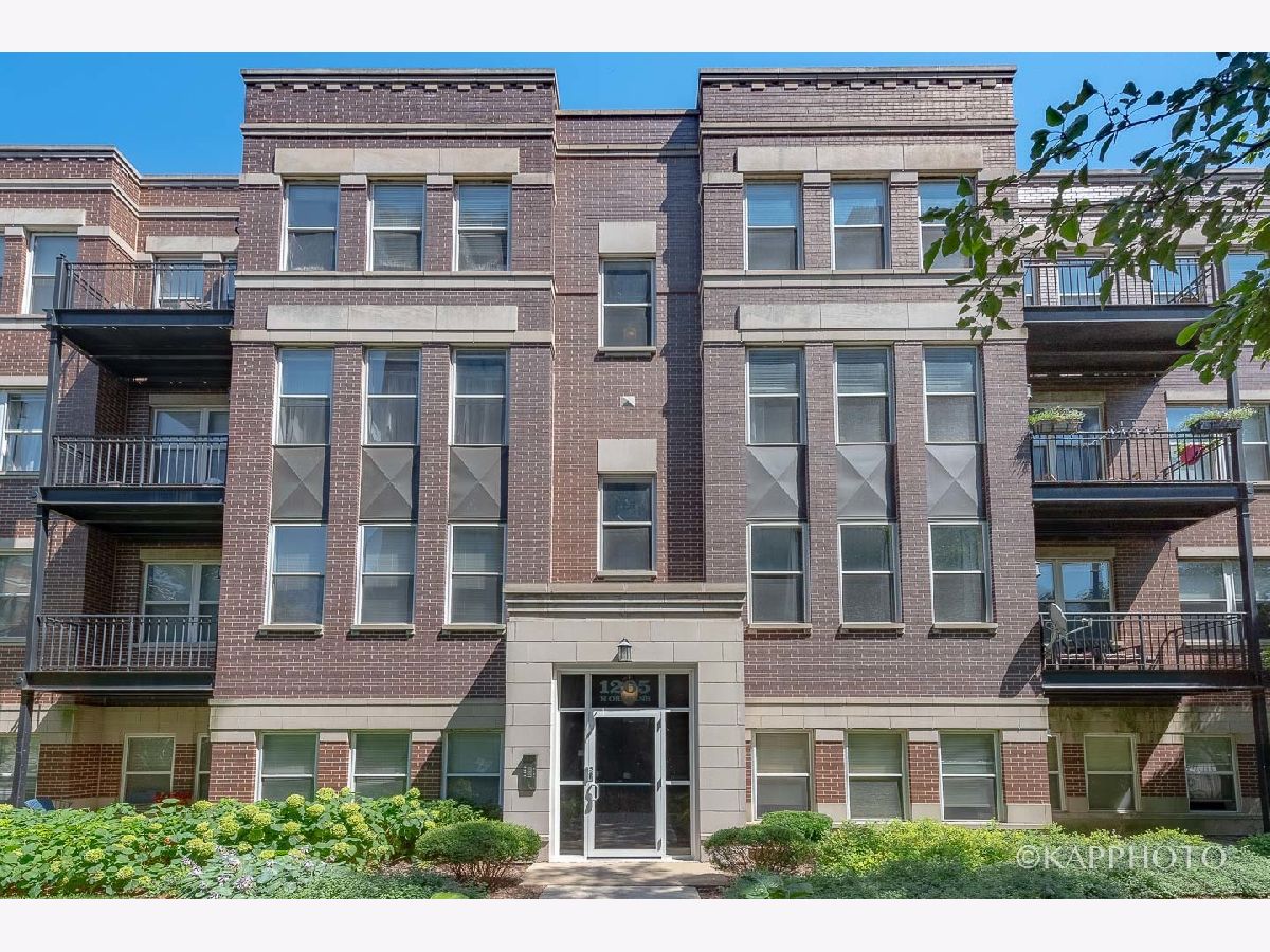 Condos & Townhomes & Homes Sold Old Town Village East Chicago Illinois, 1205 Orleans