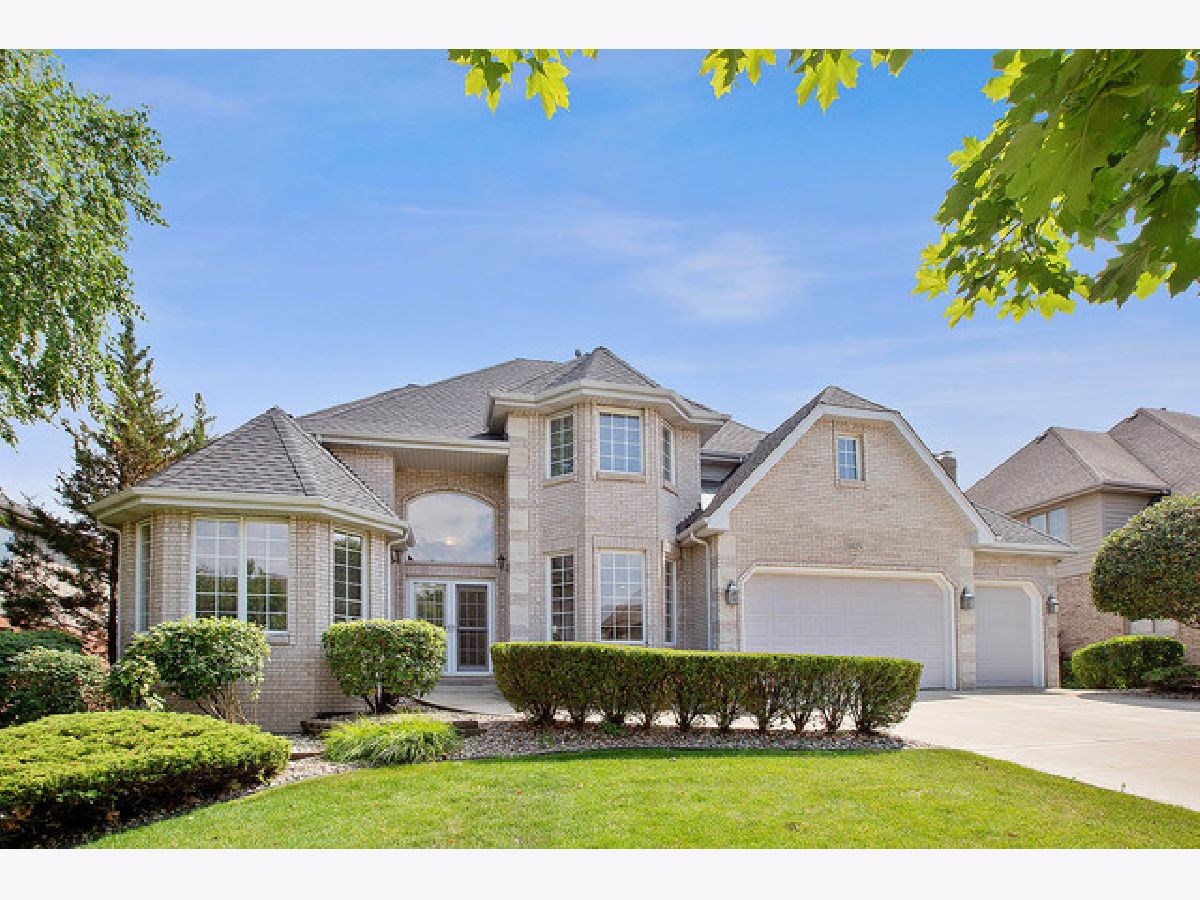 Homes & Condos & Townhomes Sold Equestrian Place Orland Park Illinois, 11025 Shenandoah