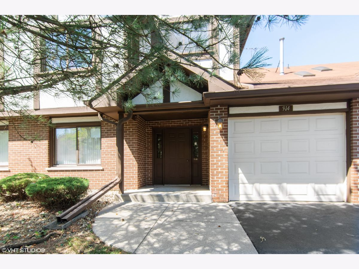 Condominiums Sold Lincolnshire Manor Crete Illinois, 918 Steger