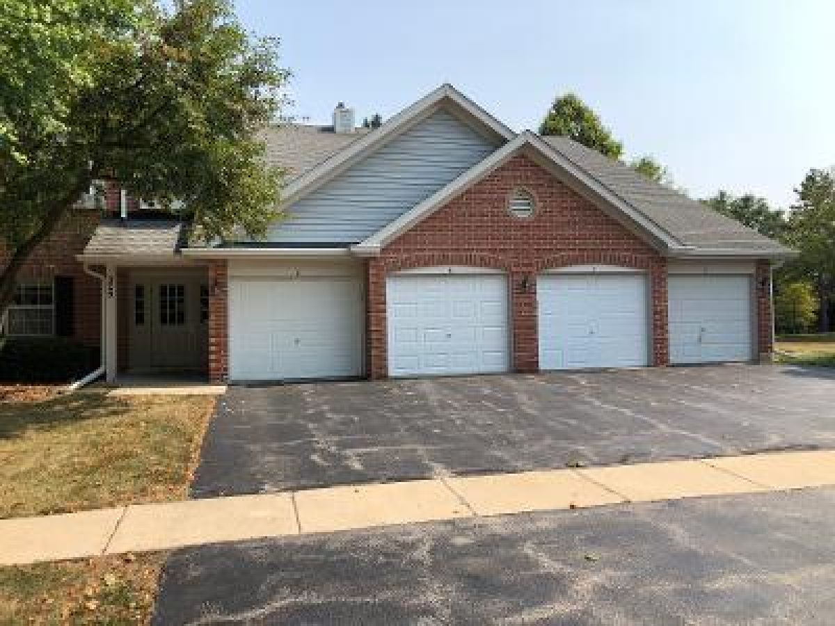 Townhomes & Condos Rented Heatherwood Schaumburg Illinois, 329 Pembroke