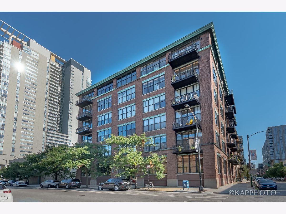 Condominiums Sold Washington Boulevard Lofts Chicago Illinois, 817 Washington