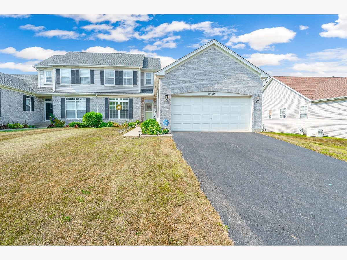 Homes & Townhomes Sold Ravine Woods Channahon Illinois, 25920 Sandy Knoll