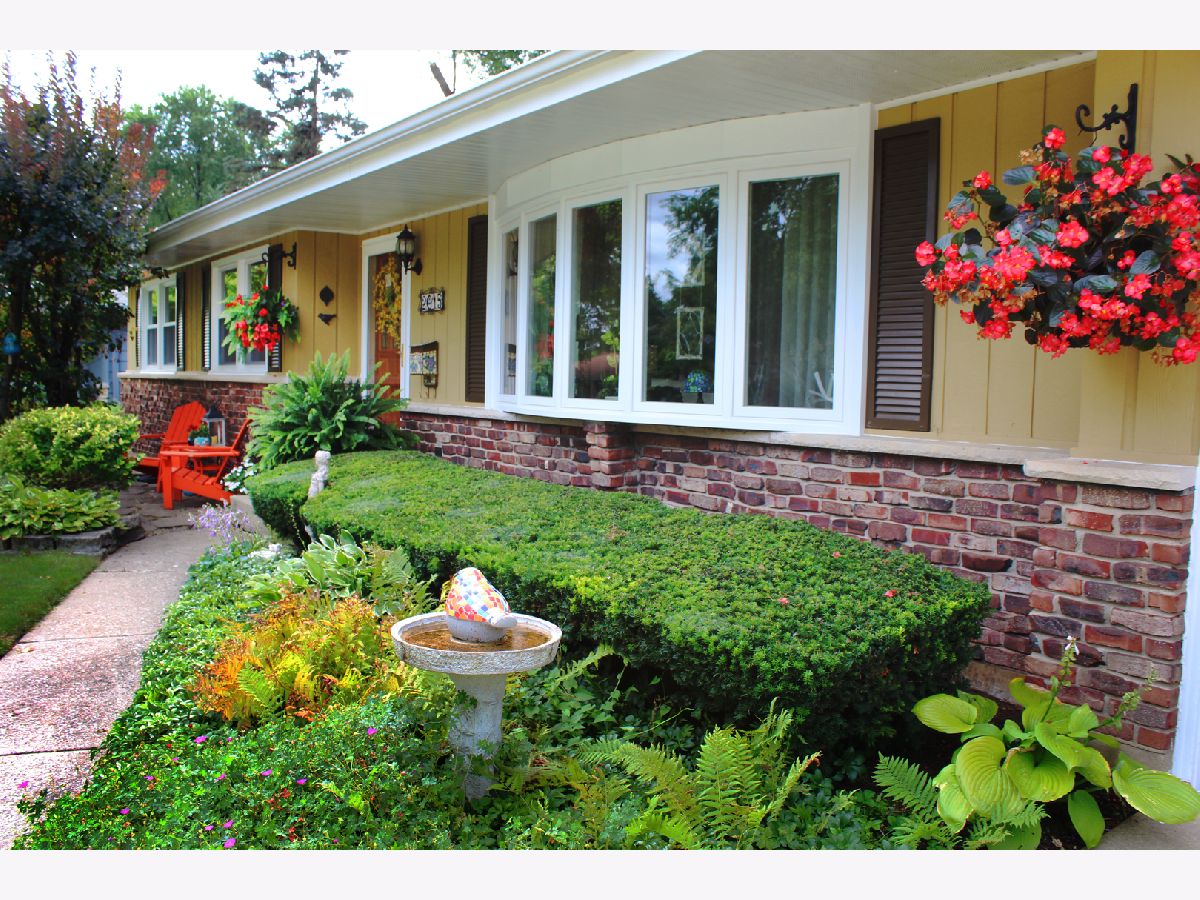 Homes & Condos & Townhomes Sold Country Knolls North Elgin Illinois, 2015 Country Knoll
