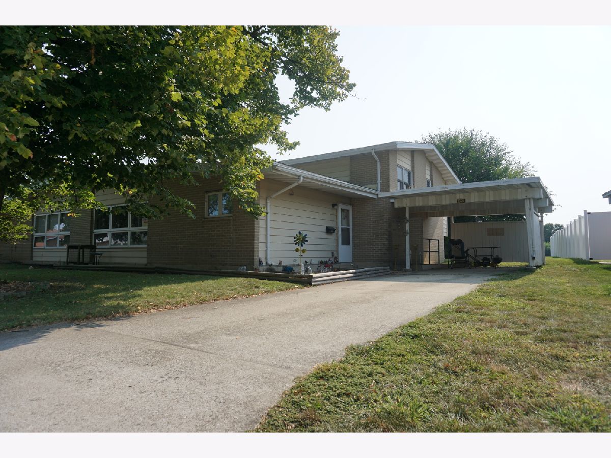 Homes & Condos & Townhomes Sold South Pointe Rantoul Illinois, 1525 Collier